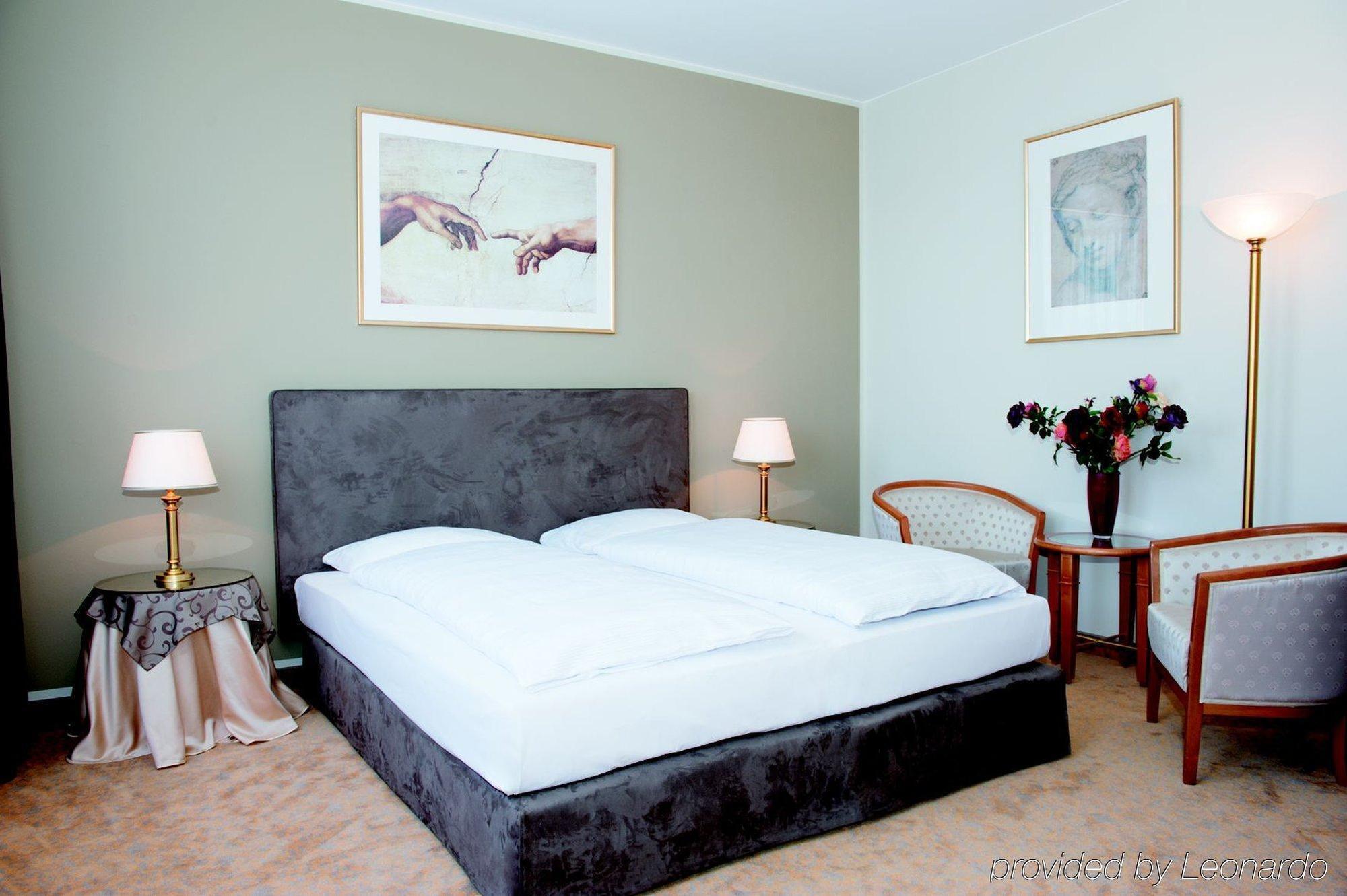 Victor'S Residenz-Hotel Saarlouis Ngoại thất bức ảnh